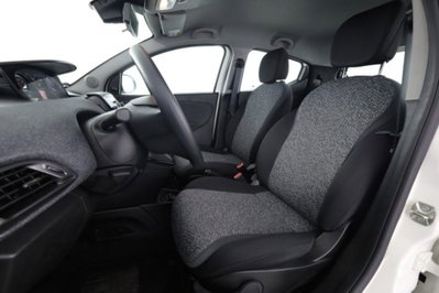 Lancia Ypsilon 1.0 FireFly 5 porte S&S Hybrid Silver Plus (2)