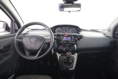 Lancia Ypsilon 1.0 FireFly 5 porte S&S Hybrid Silver Plus (4)