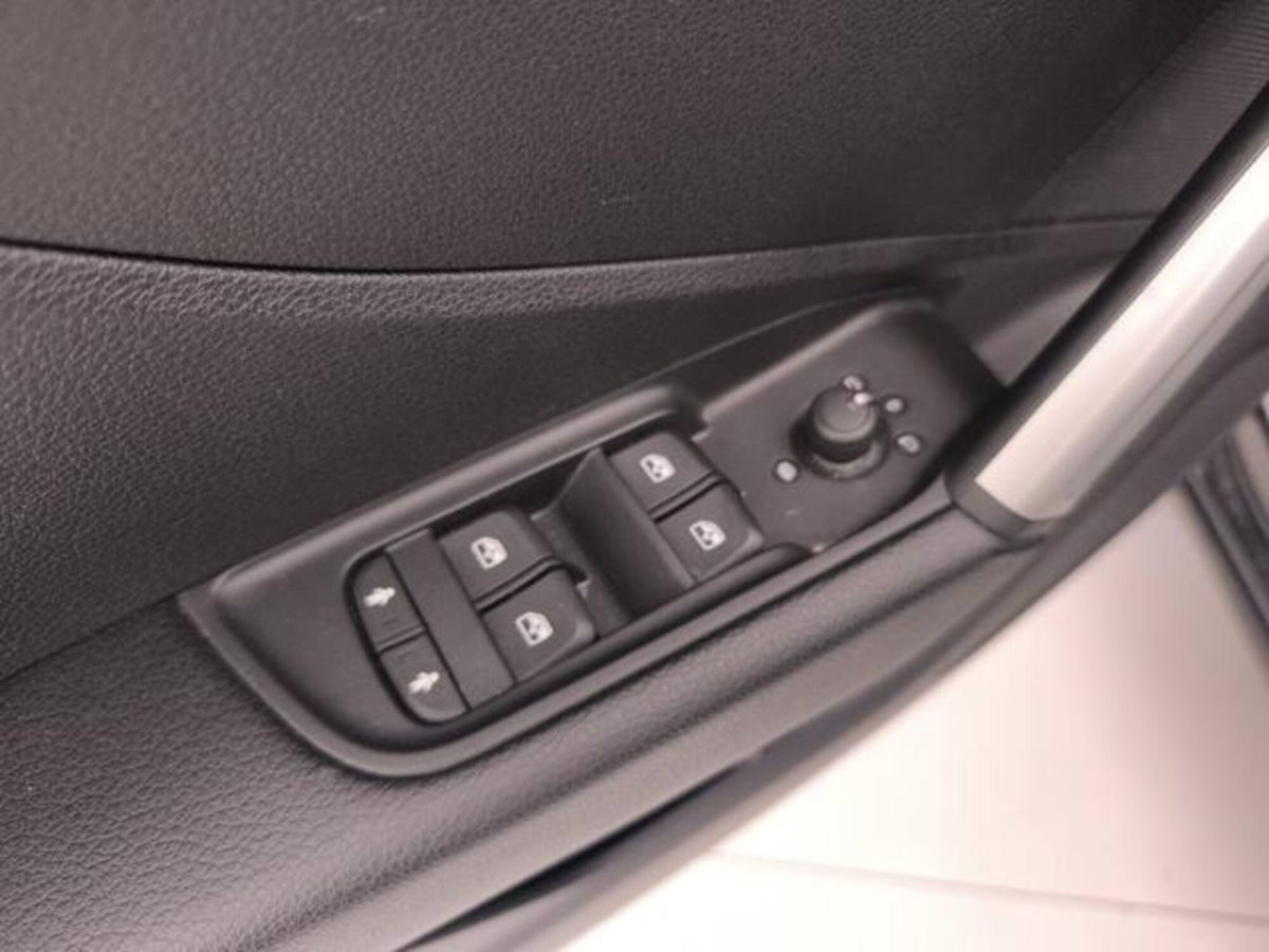 Audi Q2 Q2 30 TDI (17)
