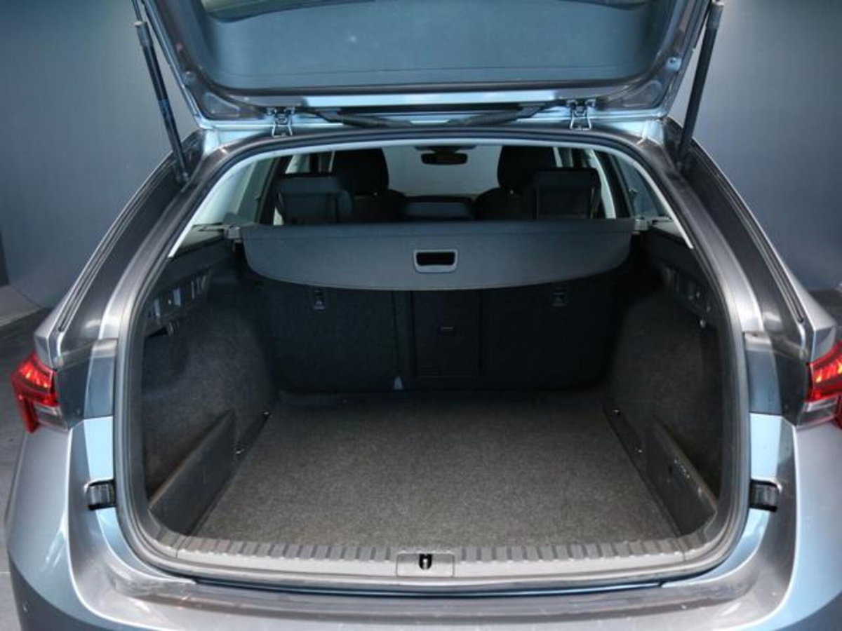 Skoda Octavia Station Wagon 2.0 TDI EVO SCR DSG Wagon Executive (7)