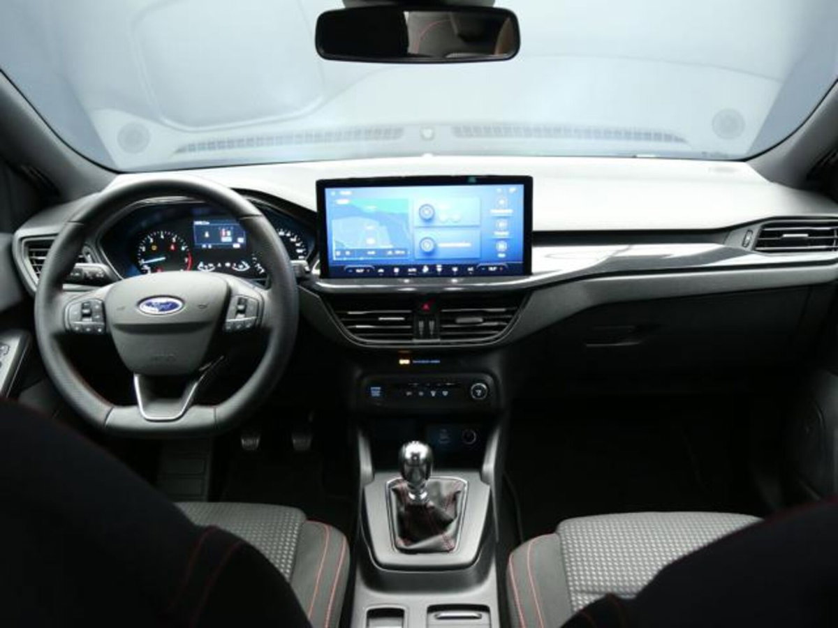 Ford Focus Station Wagon 1.0 EcoBoost Hybrid 125 CV SW ST-Line (11)