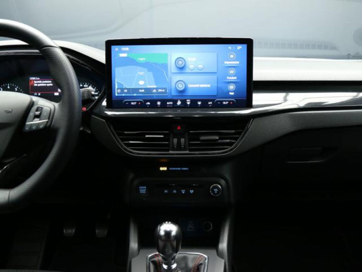 Ford Focus Station Wagon 1.0 EcoBoost Hybrid 125 CV SW ST-Line (13)