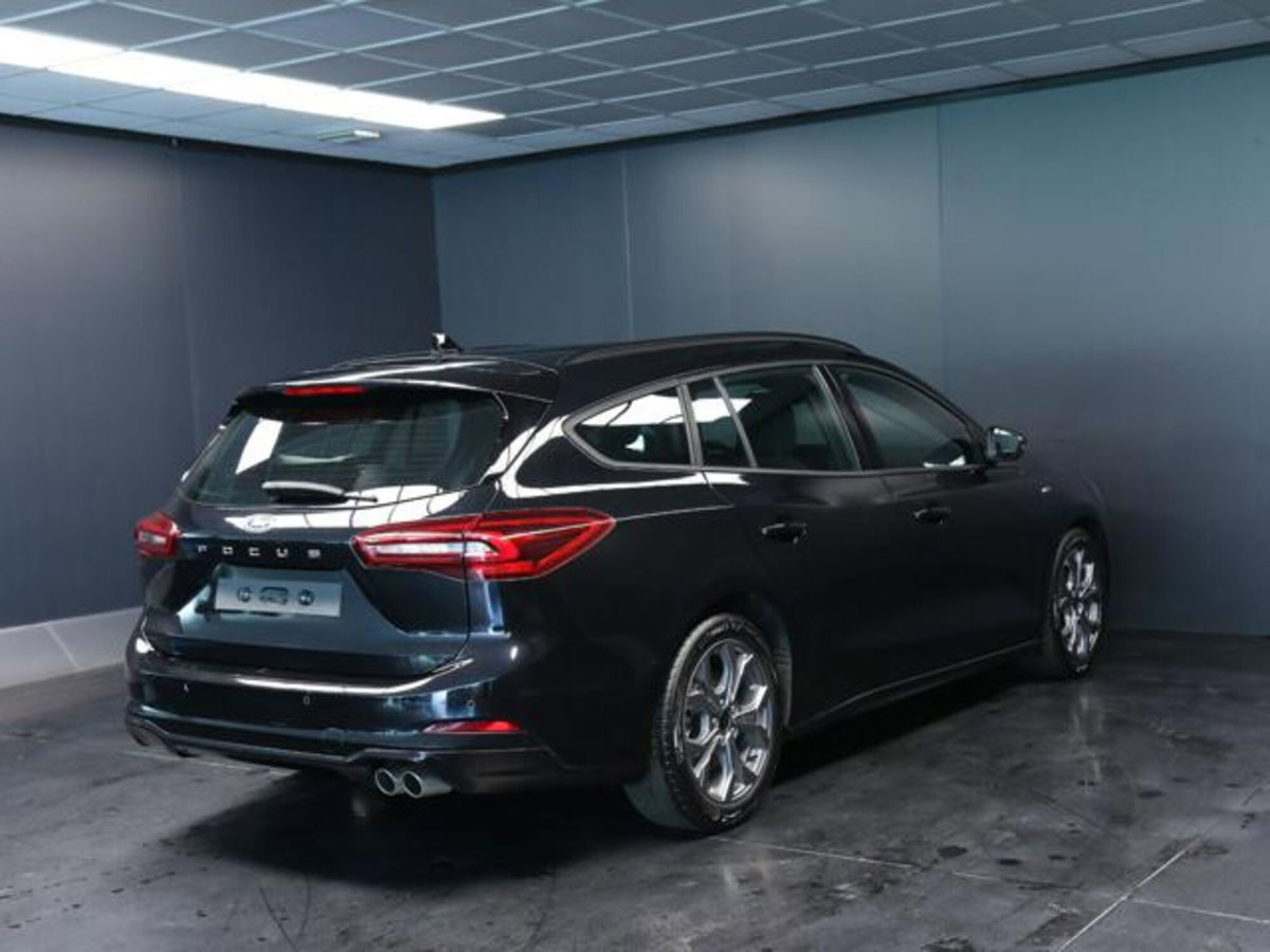 Ford Focus Station Wagon 1.0 EcoBoost Hybrid 125 CV SW ST-Line (3)