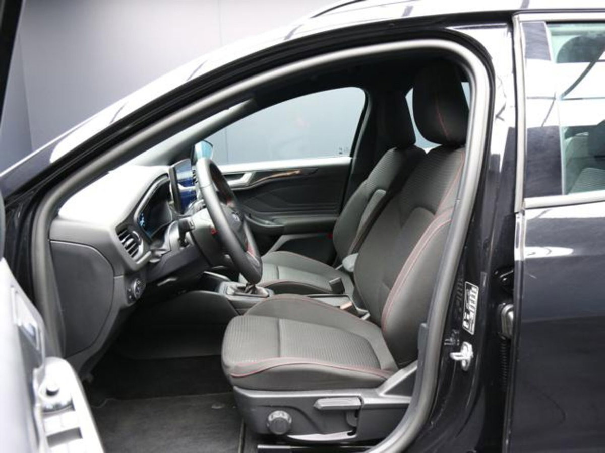 Ford Focus Station Wagon 1.0 EcoBoost Hybrid 125 CV SW ST-Line (9)