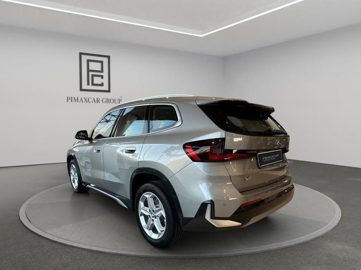 BMW X1 sdrive18i X-Line auto (2)