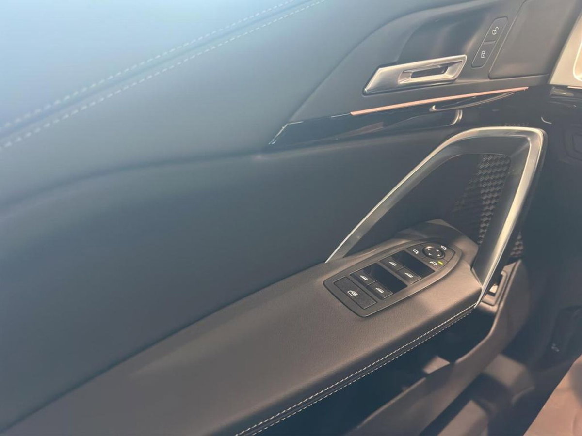 BMW X1 sdrive18i X-Line auto (8)