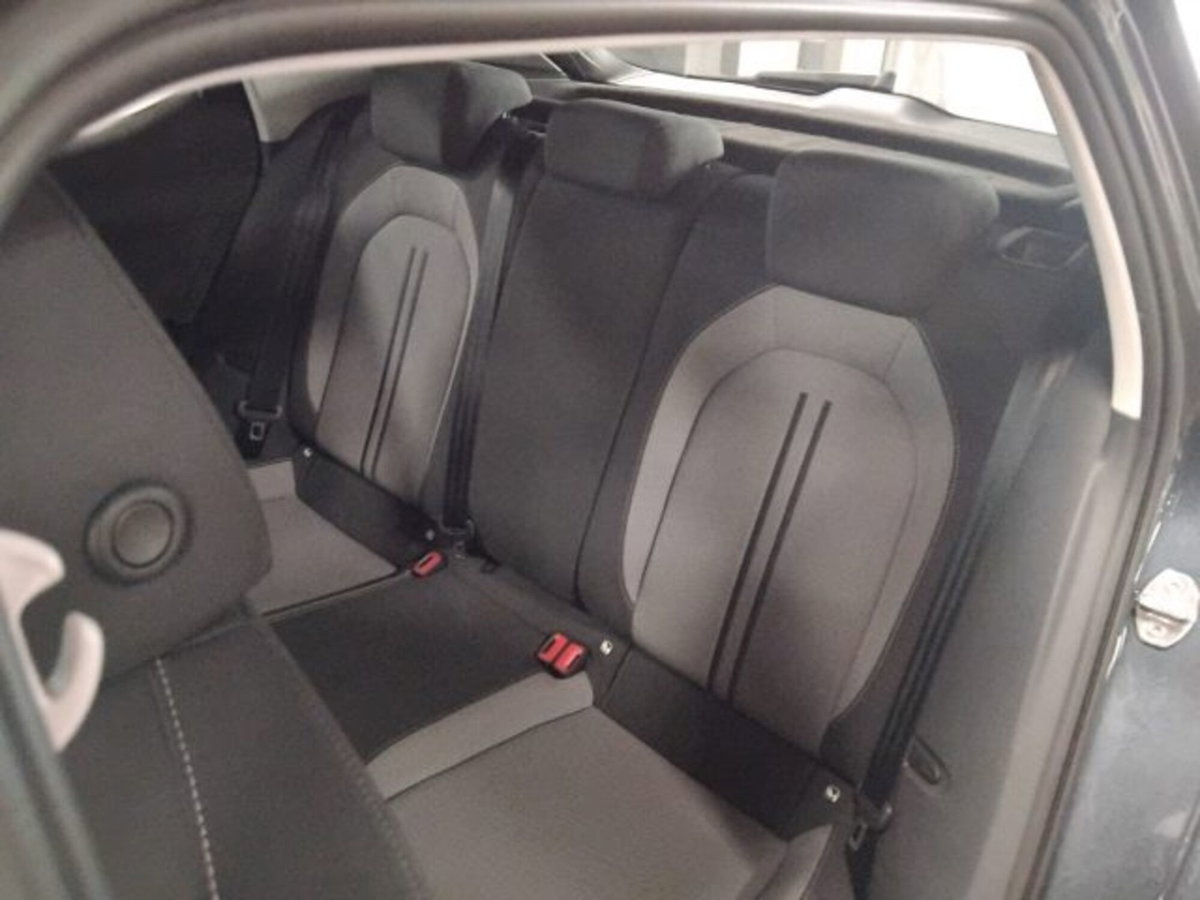 SEAT Leon 1.5 hybrid Business 116cv dsg (10)
