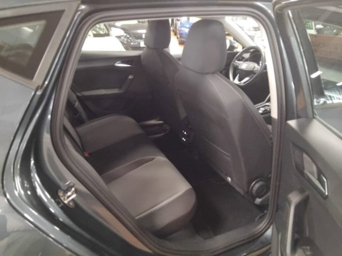 SEAT Leon 1.5 hybrid Business 116cv dsg (12)
