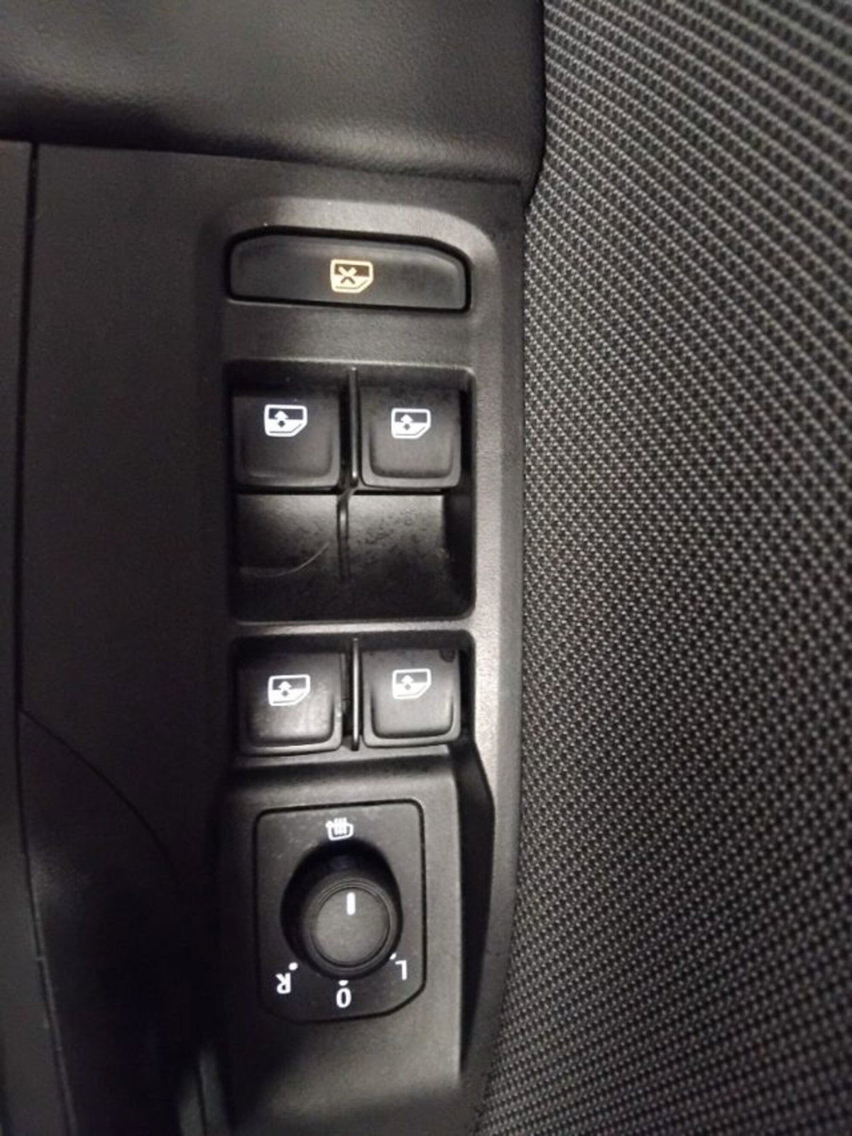 SEAT Leon 1.5 hybrid Business 116cv dsg (19)