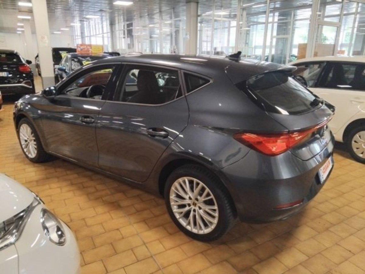 SEAT Leon 1.5 hybrid Business 116cv dsg (5)