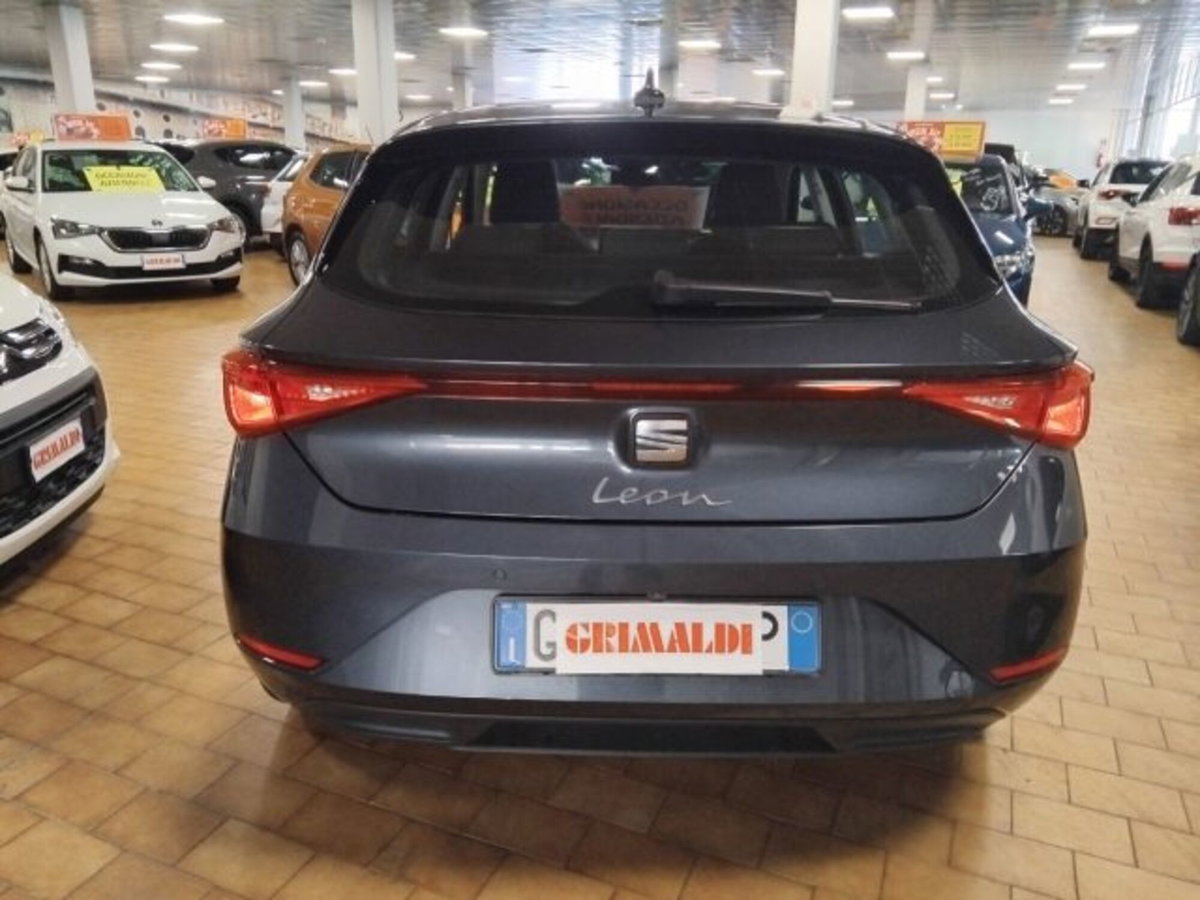 SEAT Leon 1.5 hybrid Business 116cv dsg (6)