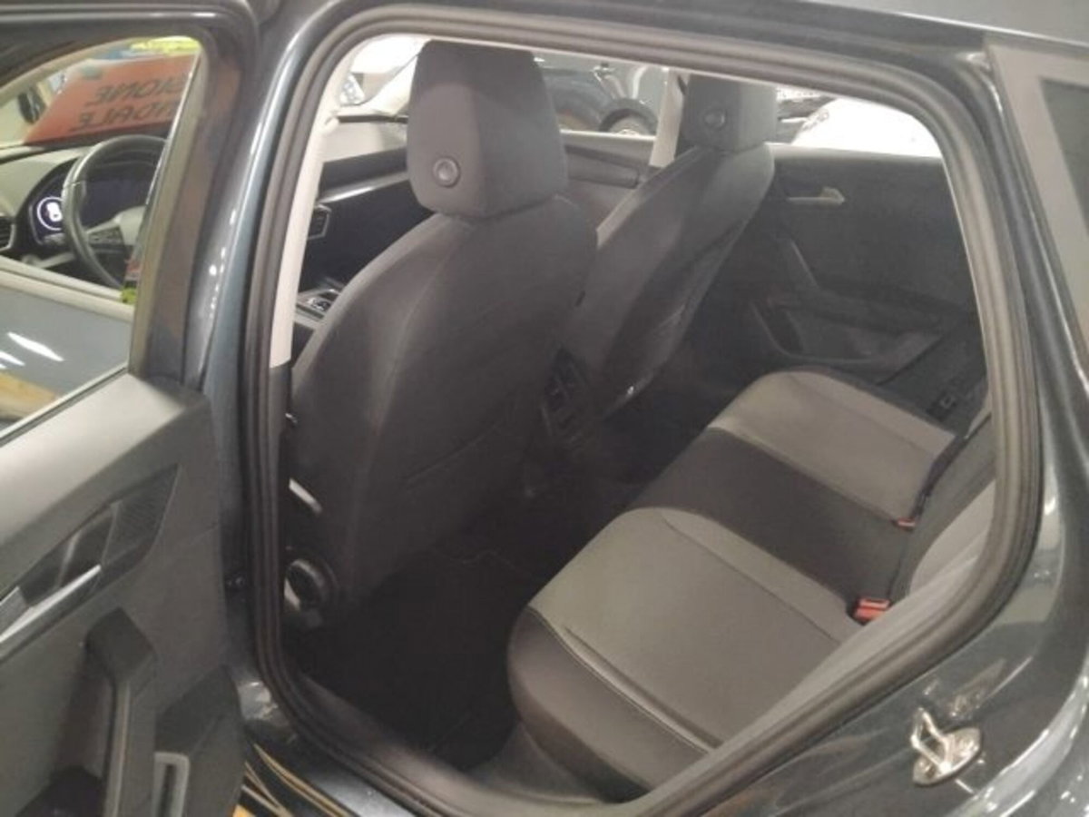 SEAT Leon 1.5 hybrid Business 116cv dsg (9)