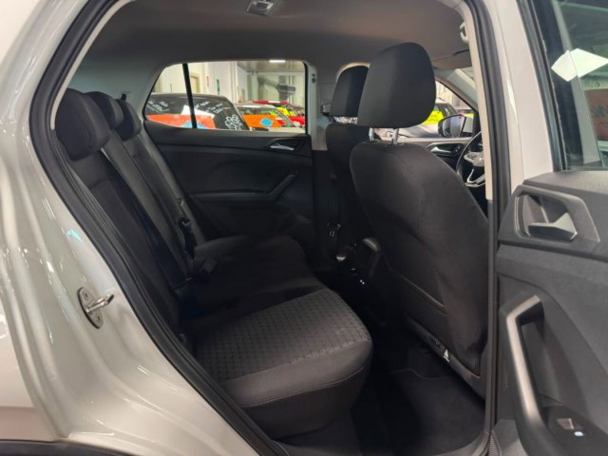 Volkswagen T-Cross 1.0 TSI Urban BMT (12)