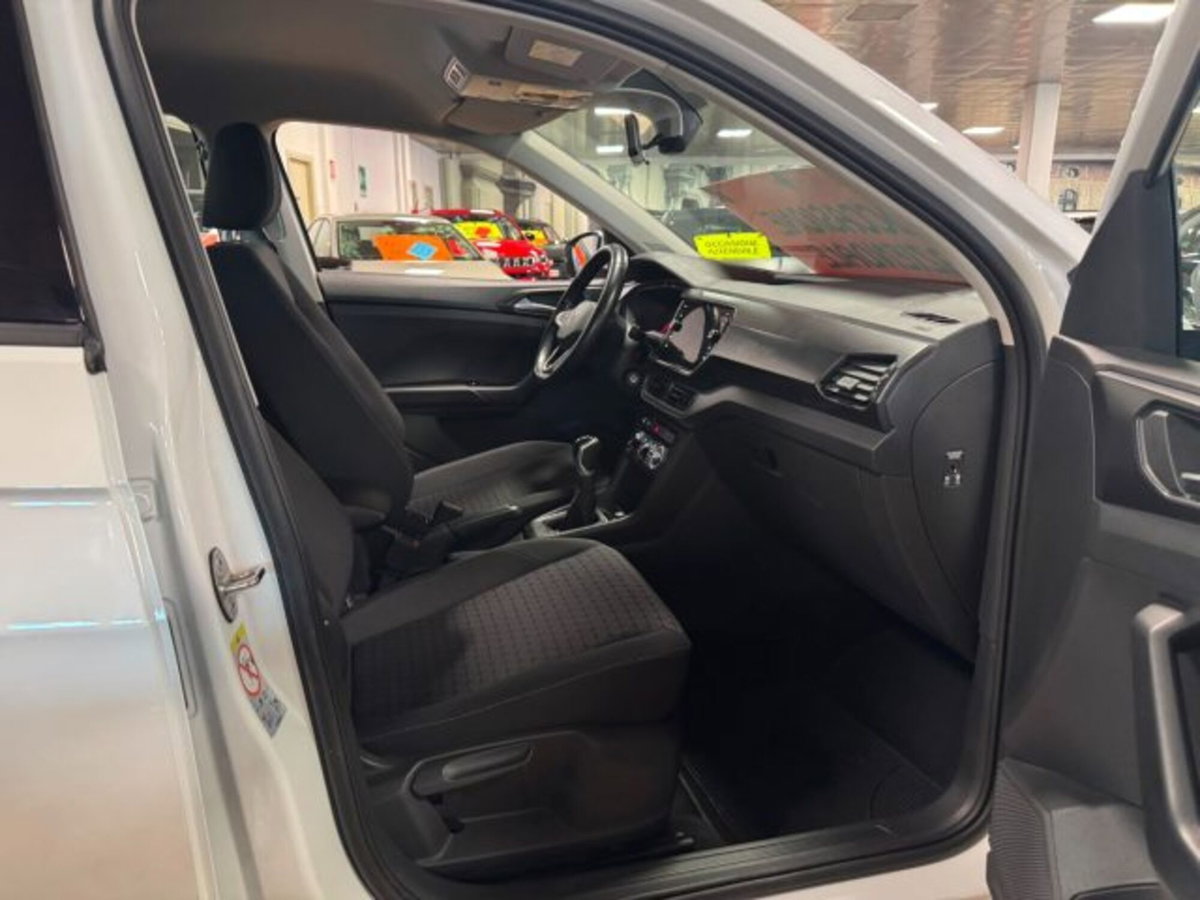 Volkswagen T-Cross 1.0 TSI Urban BMT (17)