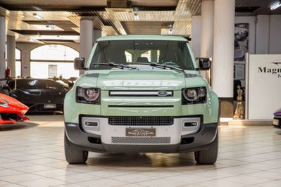 Land Rover Defender 110 3.0D I6 300 CV AWD Auto 75th Limited Edition (2)