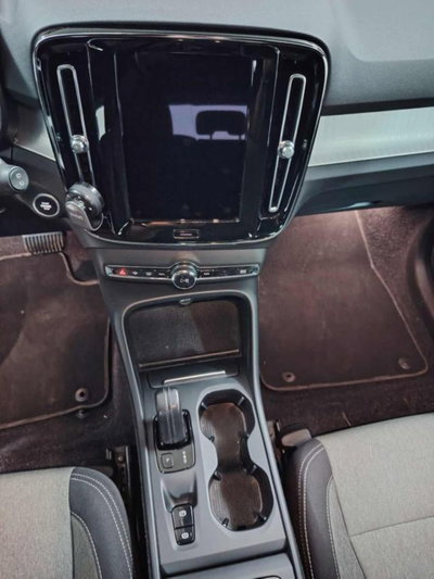 Volvo XC40 T3 Geartronic R-design (7)
