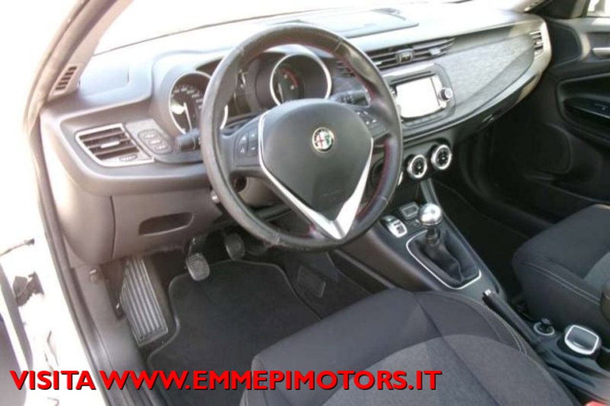 Alfa Romeo Giulietta 1.6 JTDm Giulietta 120cv (10)