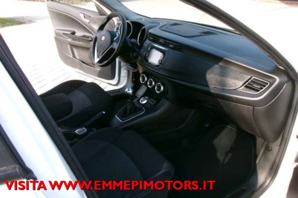 Alfa Romeo Giulietta 1.6 JTDm Giulietta 120cv (11)