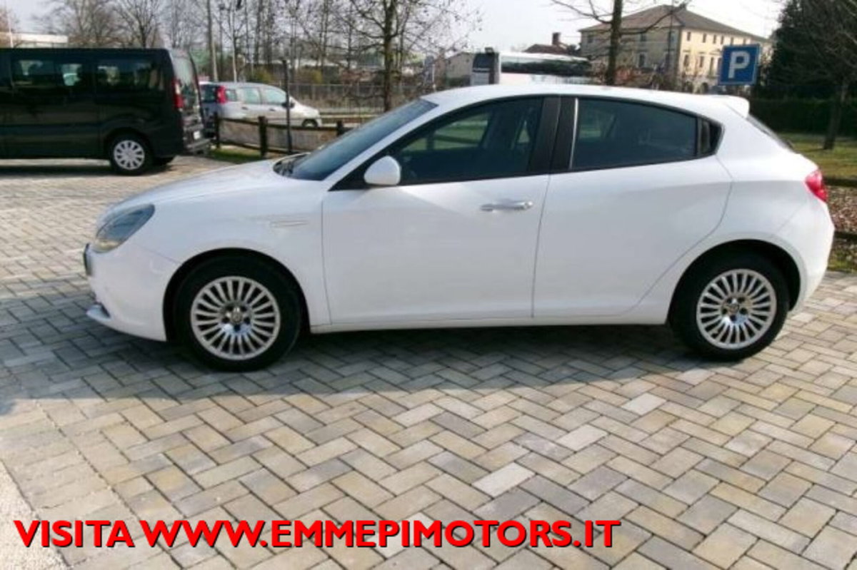 Alfa Romeo Giulietta 1.6 JTDm Giulietta 120cv (2)