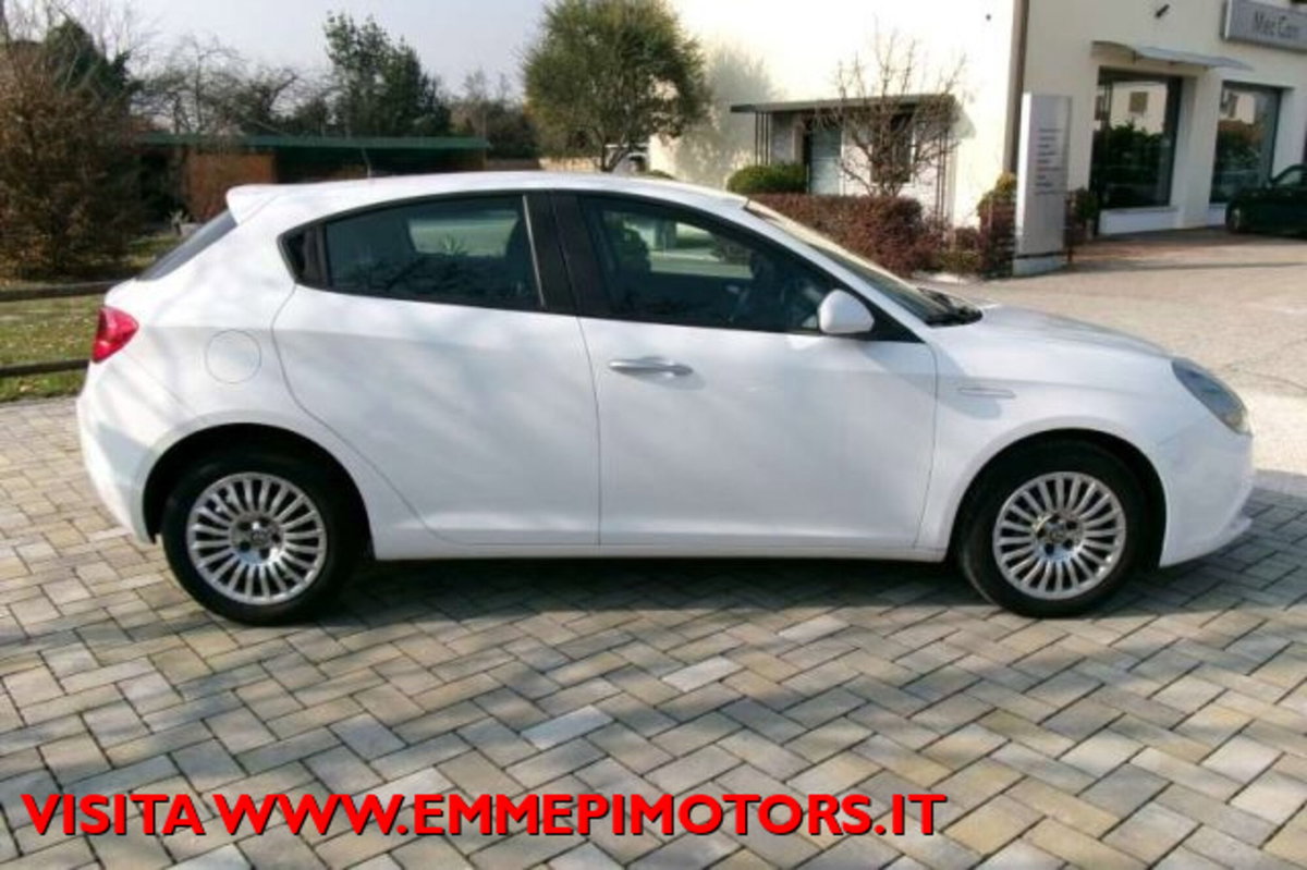 Alfa Romeo Giulietta 1.6 JTDm Giulietta 120cv (6)