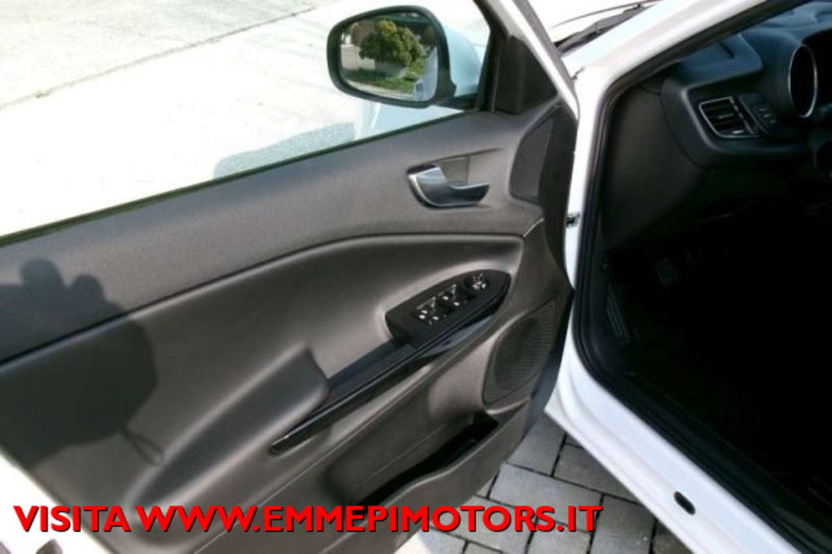 Alfa Romeo Giulietta 1.6 JTDm Giulietta 120cv (9)