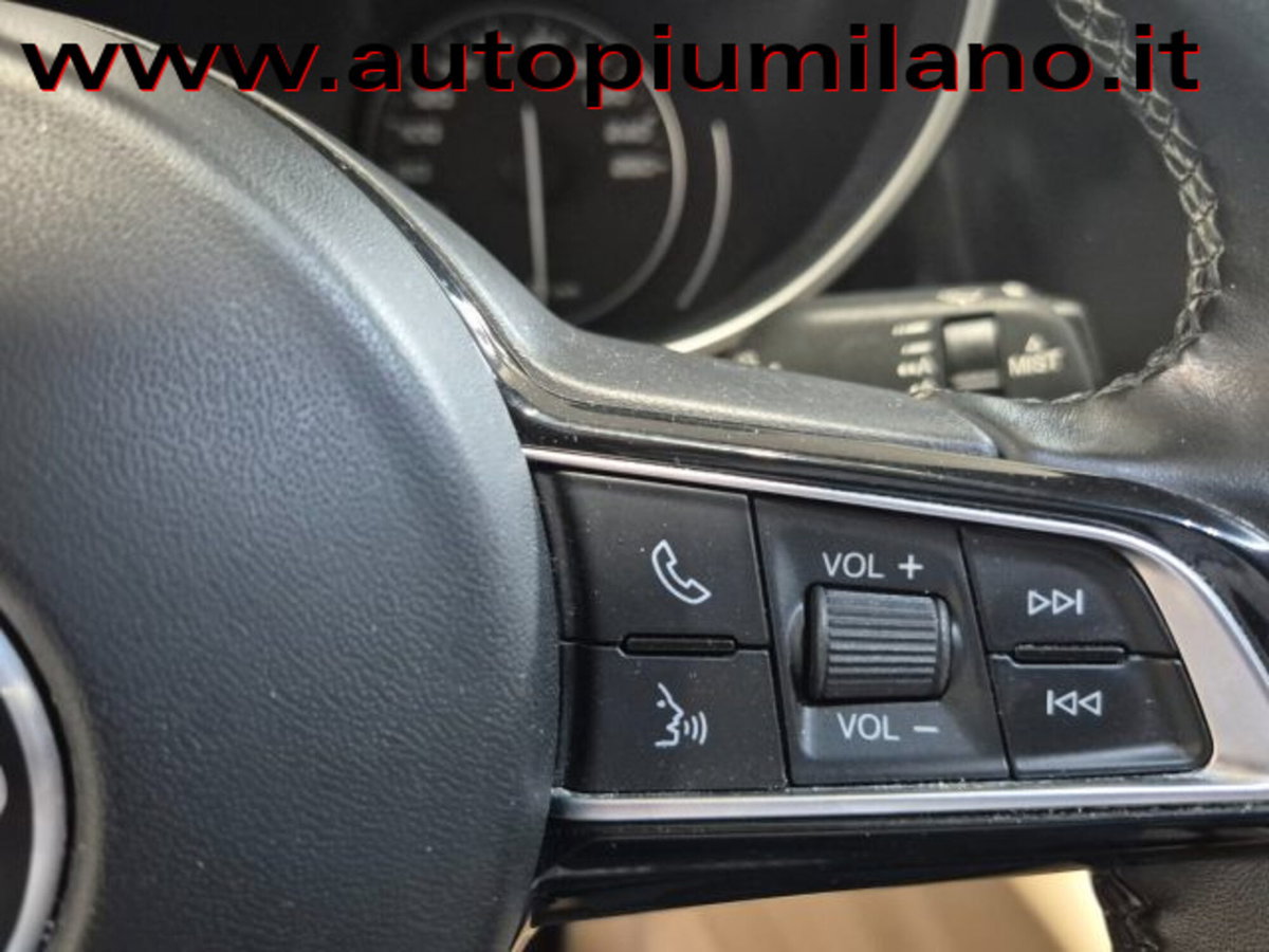 Alfa Romeo Giulia 2.2 Turbodiesel 190 CV AT8 Business (14)