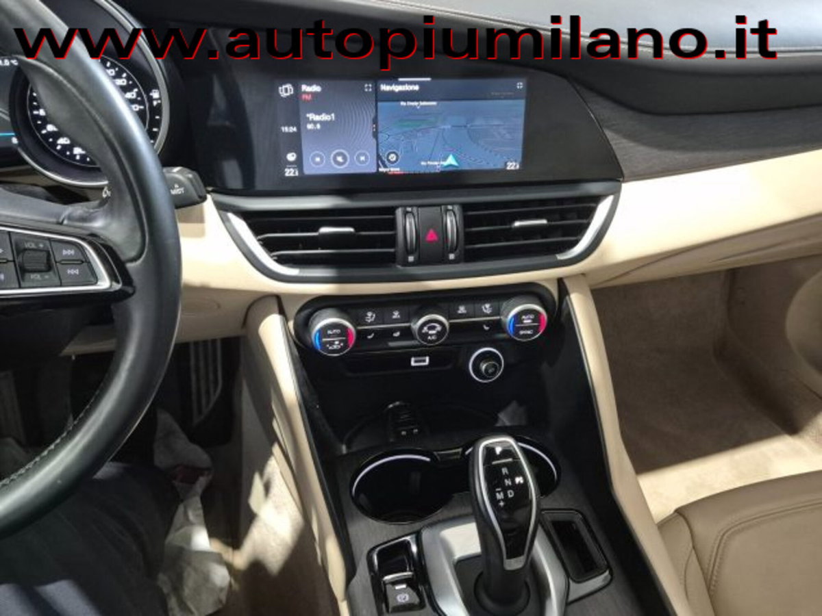 Alfa Romeo Giulia 2.2 Turbodiesel 190 CV AT8 Business (16)