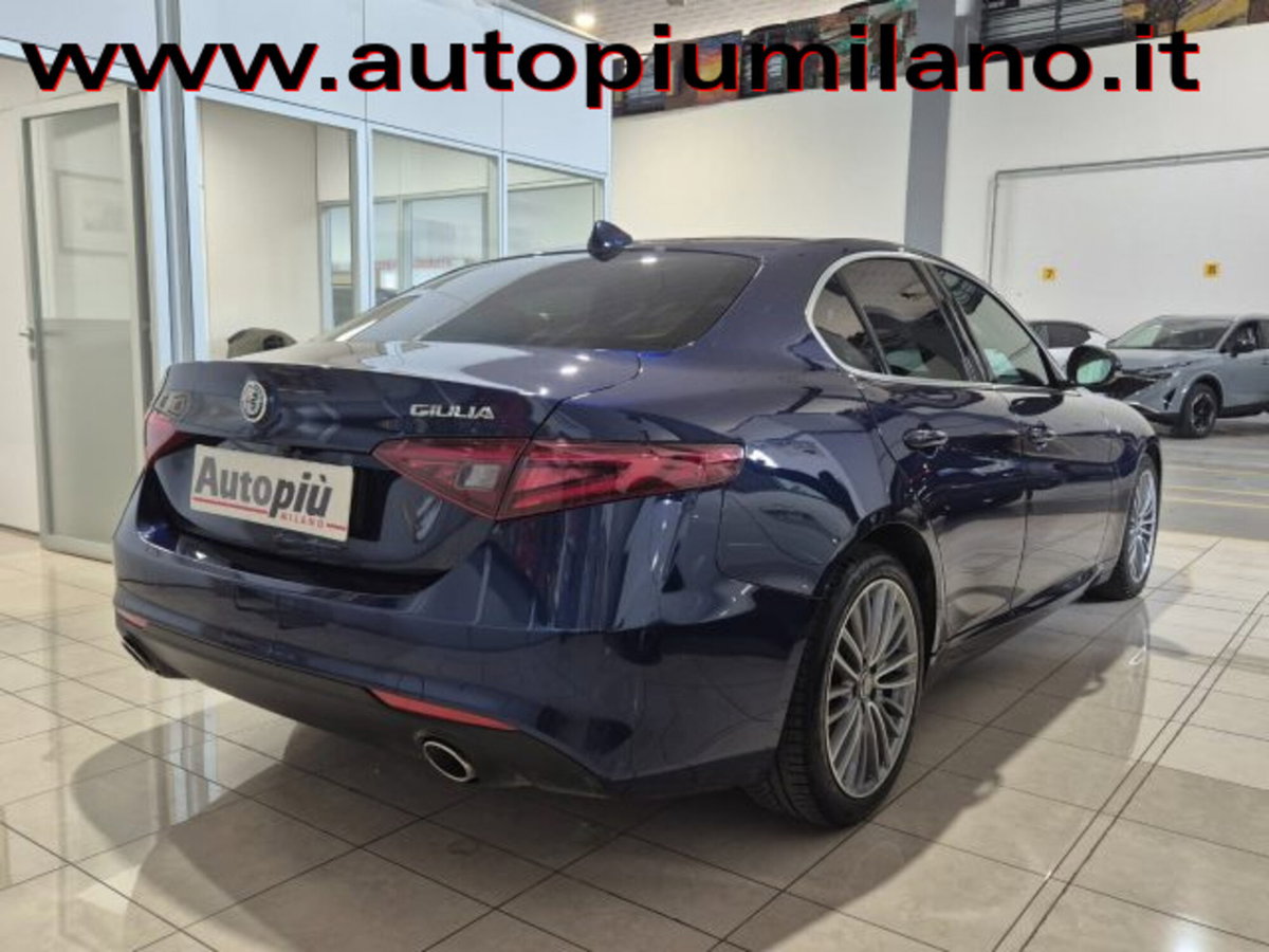 Alfa Romeo Giulia 2.2 Turbodiesel 190 CV AT8 Business (2)