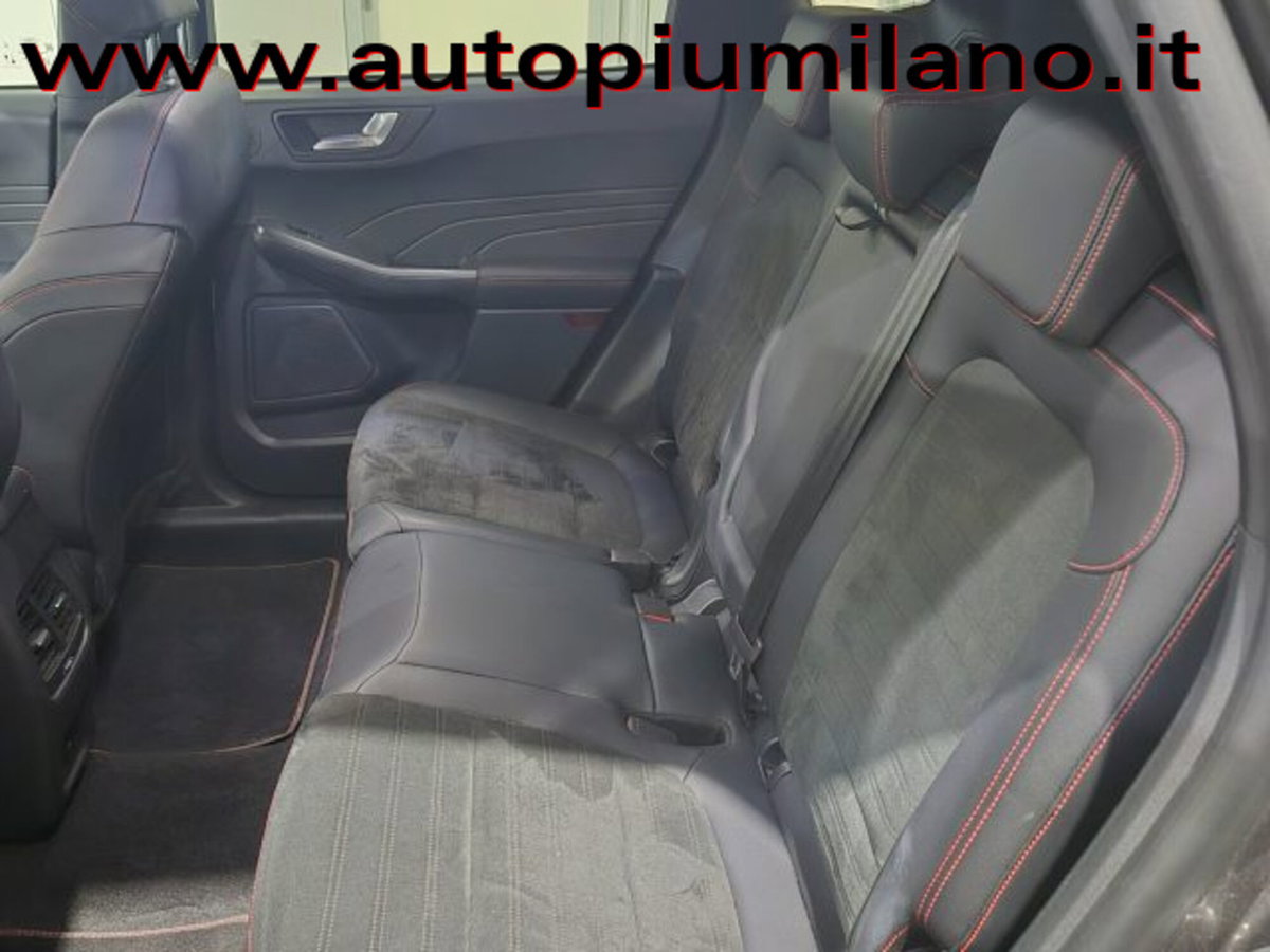 Ford Kuga 2.5 Plug In Hybrid 225 CV CVT 2WD ST-Line (8)