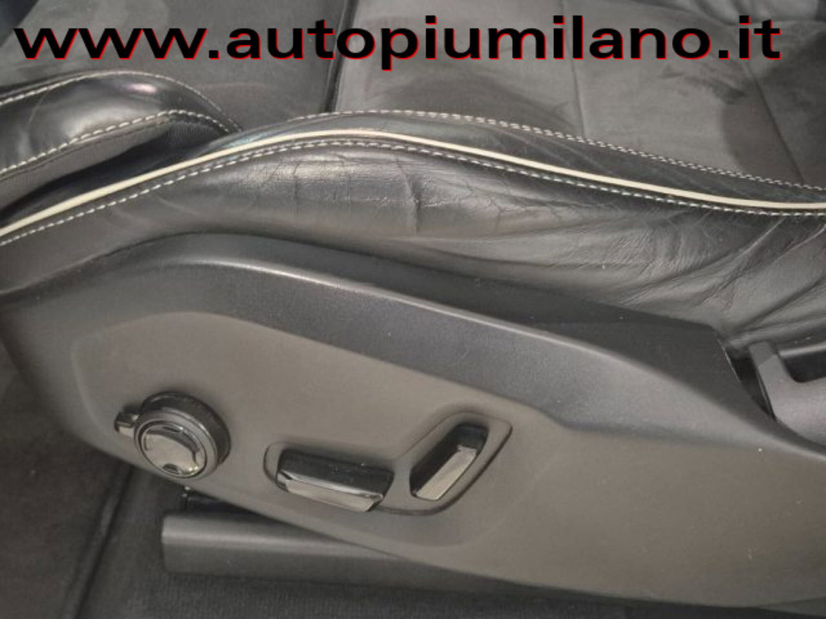 Volvo XC90 D5 AWD Geartronic 7 posti R-design (19)