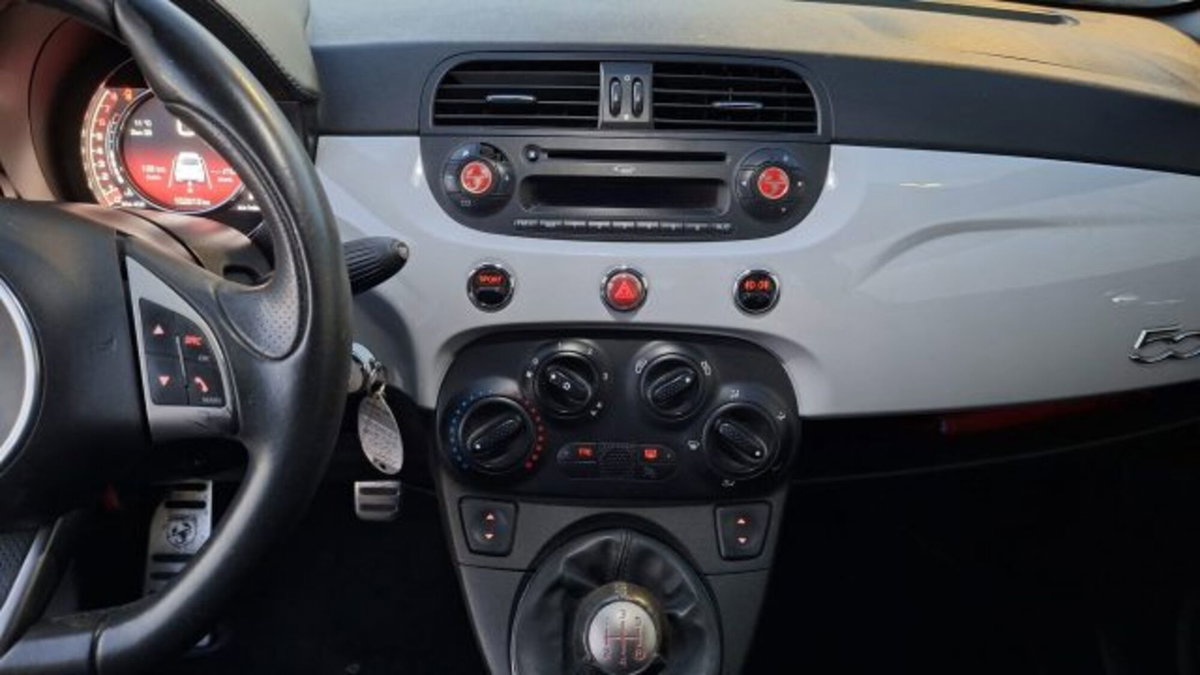 Abarth 500 1.4 Turbo T-Jet Custom (11)