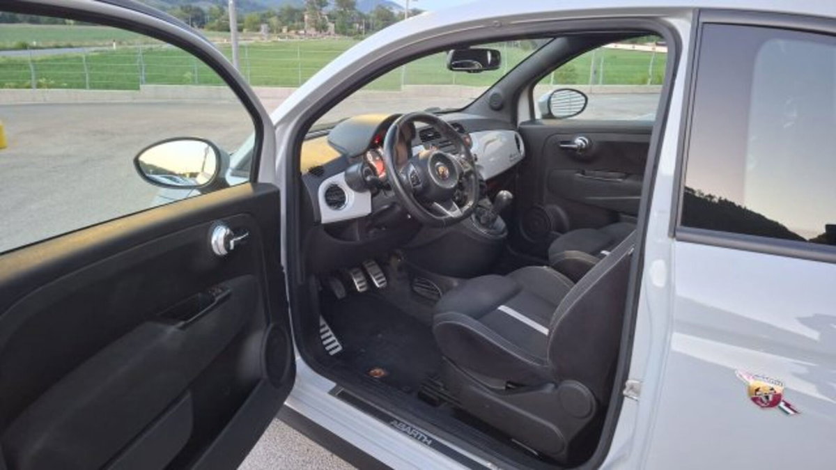 Abarth 500 1.4 Turbo T-Jet Custom (13)
