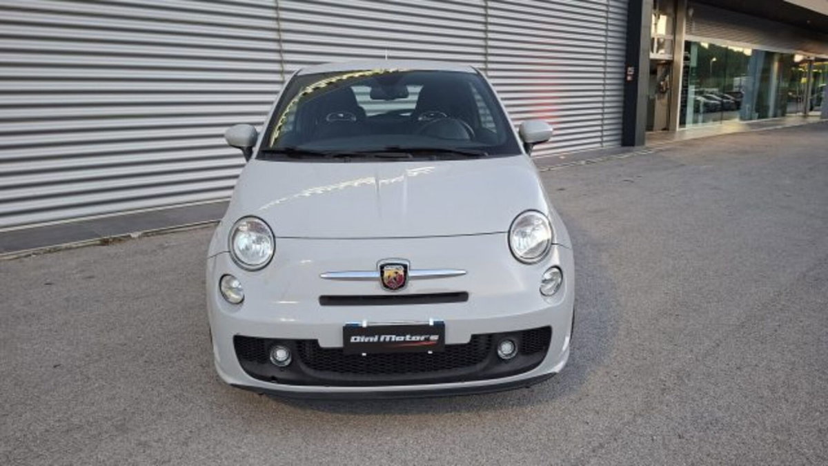 Abarth 500 1.4 Turbo T-Jet Custom (2)