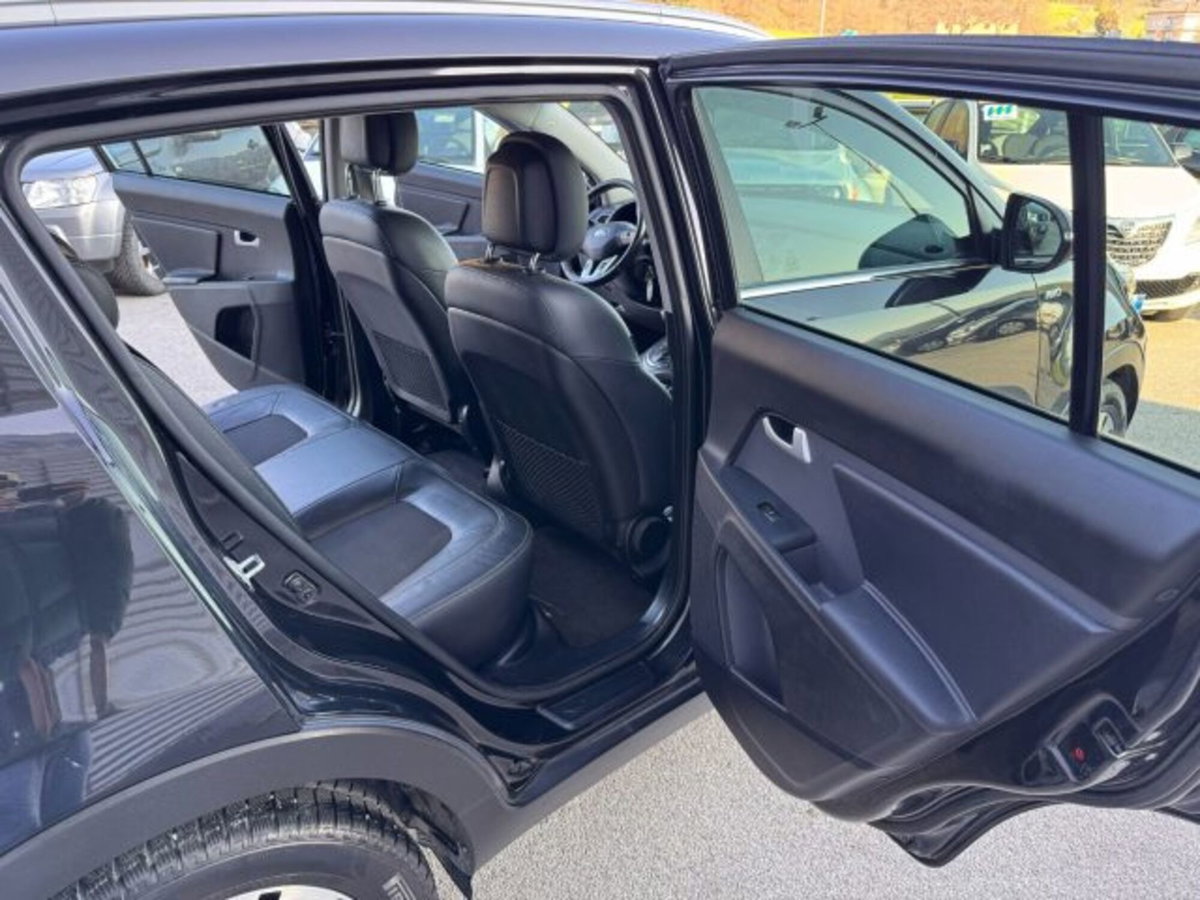 Kia Sportage 2.0 CRDI VGT AWD Active (17)