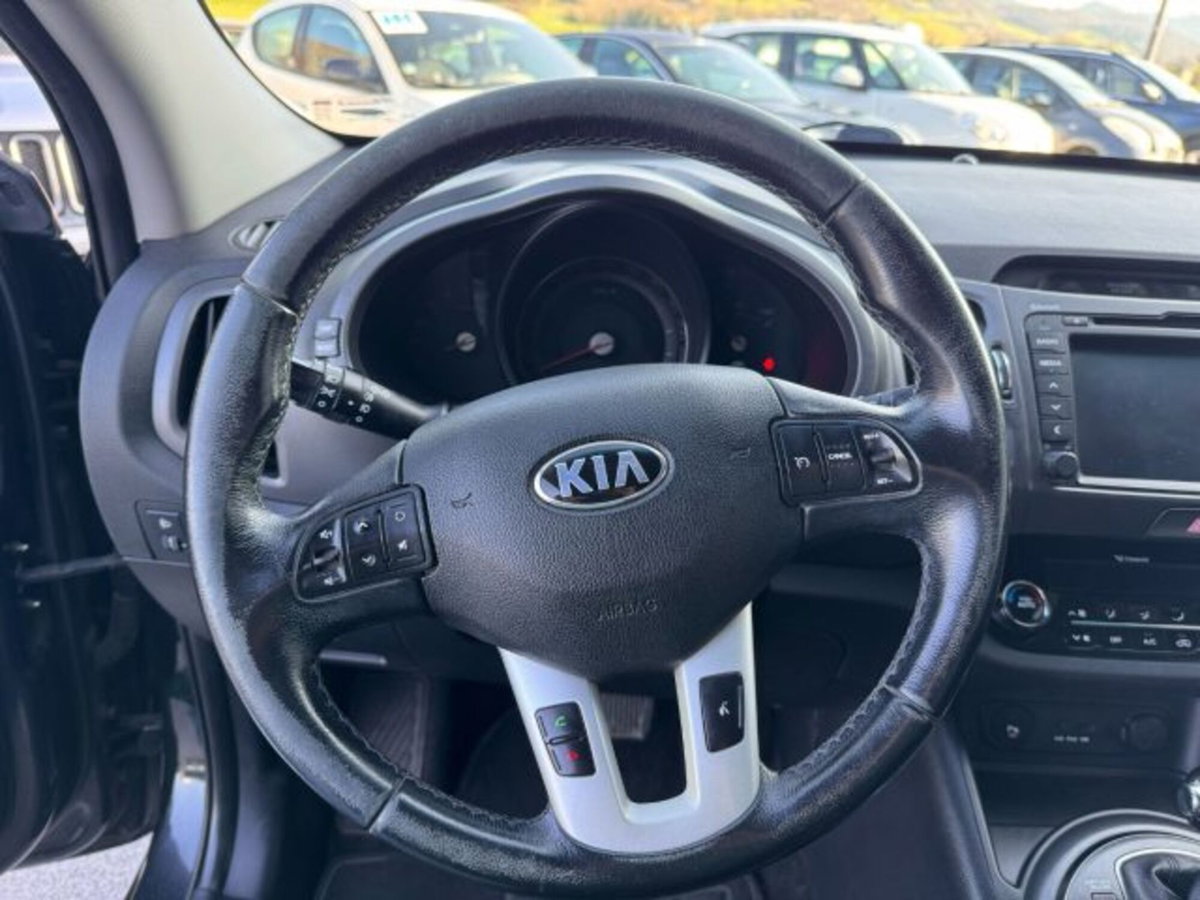 Kia Sportage 2.0 CRDI VGT AWD Active (9)
