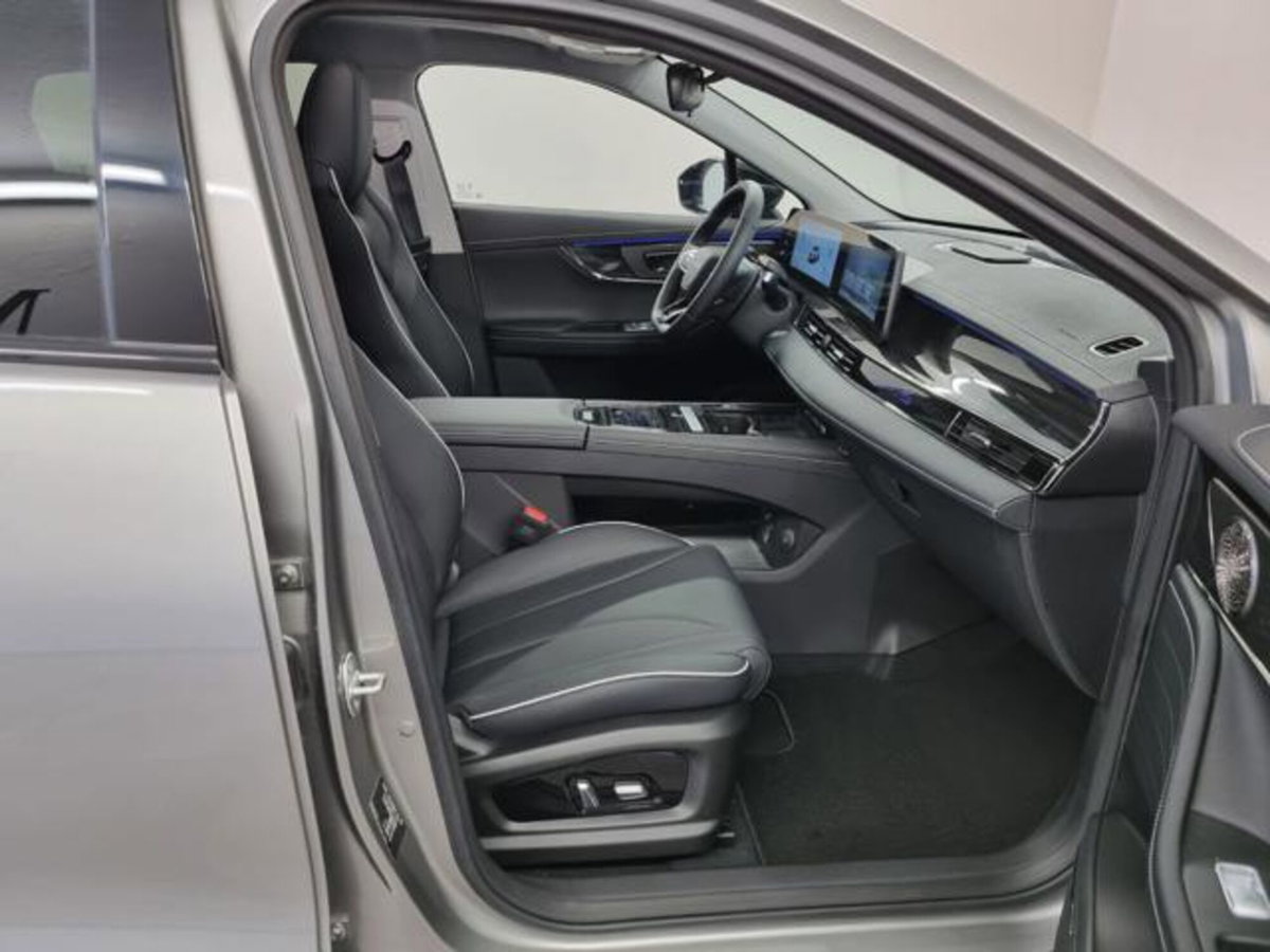 Omoda Omoda 5 EV 60,9 kWh Pure (12)