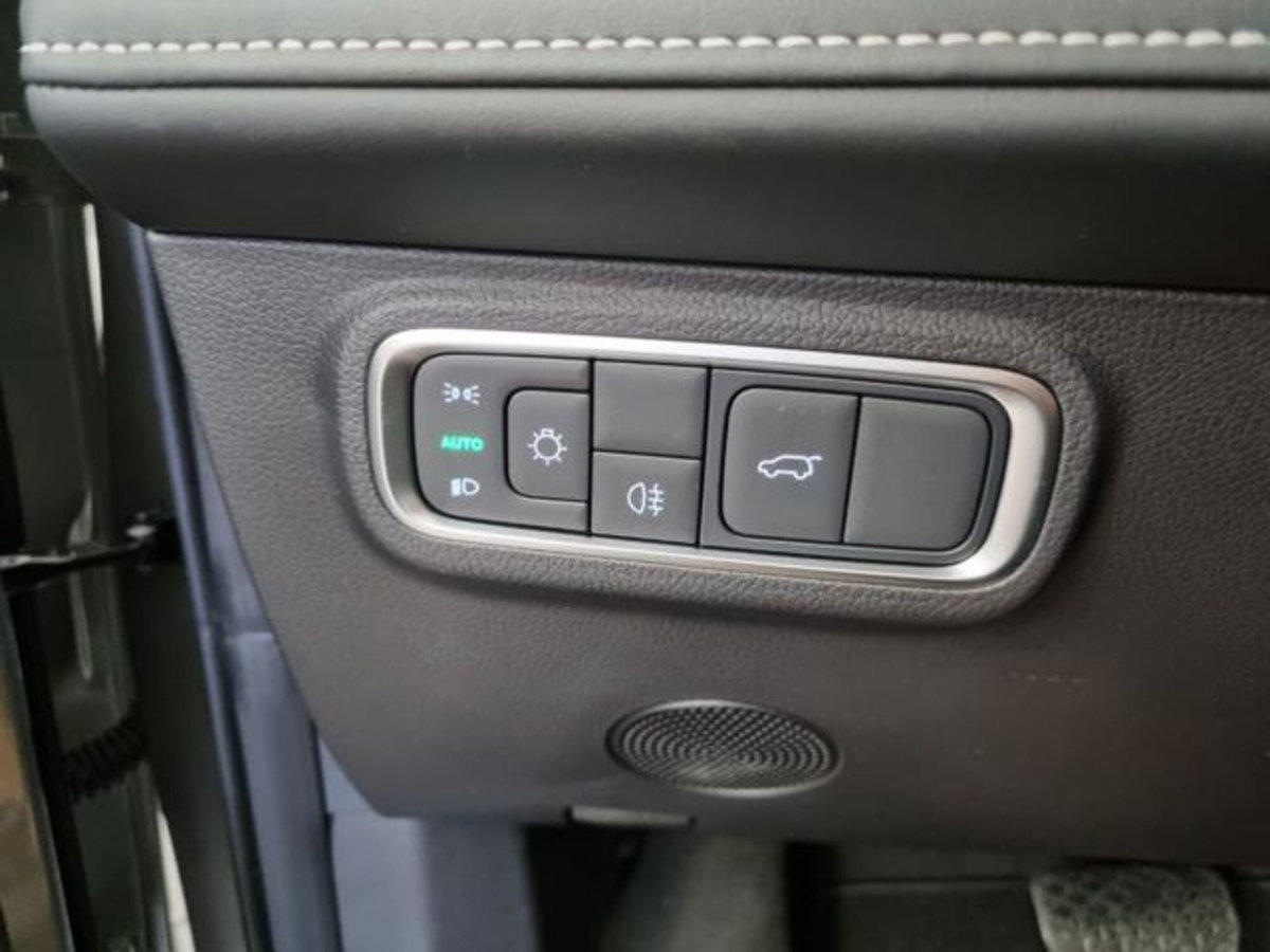 Omoda Omoda 5 EV 60,9 kWh Pure (17)