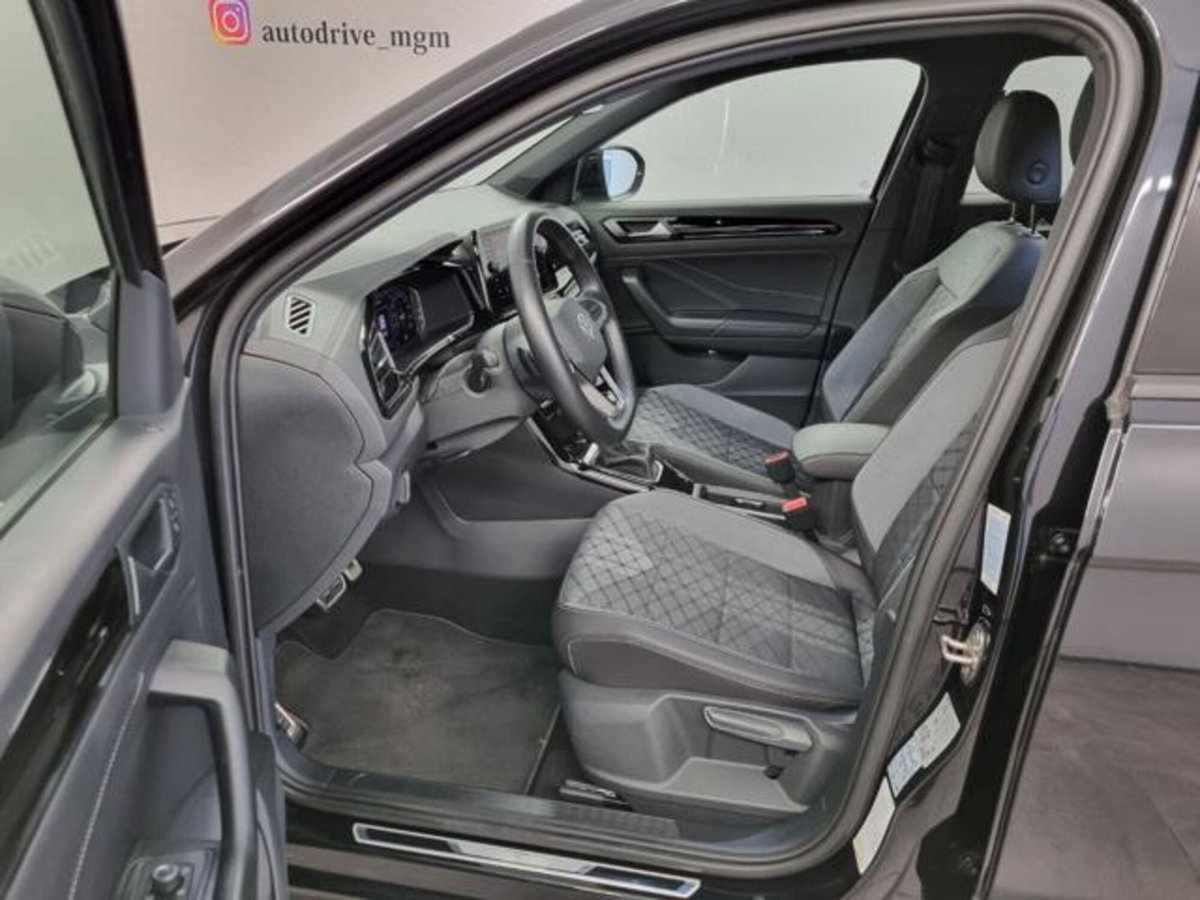 Volkswagen T-Roc 1.5 tsi R-Line dsg (10)
