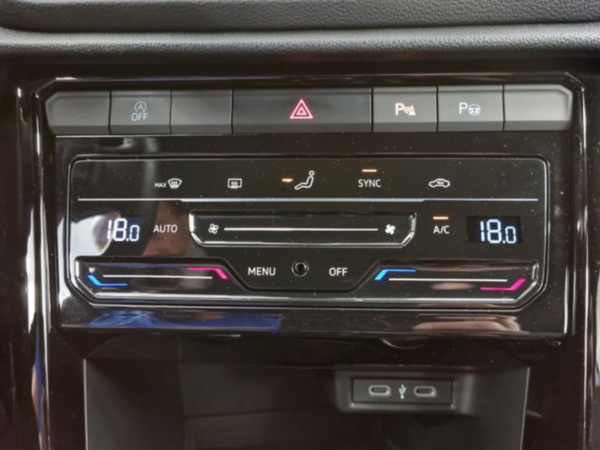 Volkswagen T-Roc 1.5 tsi R-Line dsg (13)