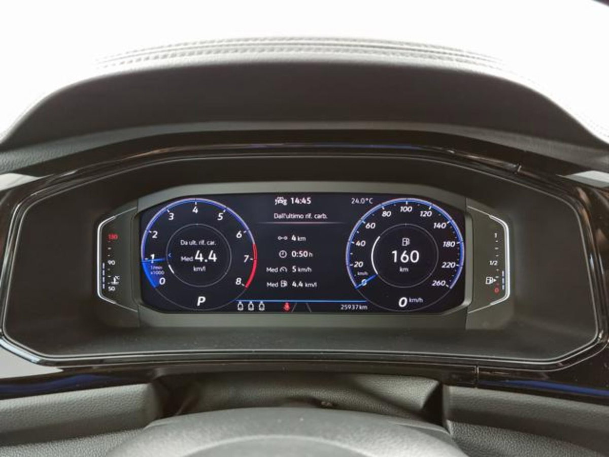 Volkswagen T-Roc 1.5 tsi R-Line dsg (7)
