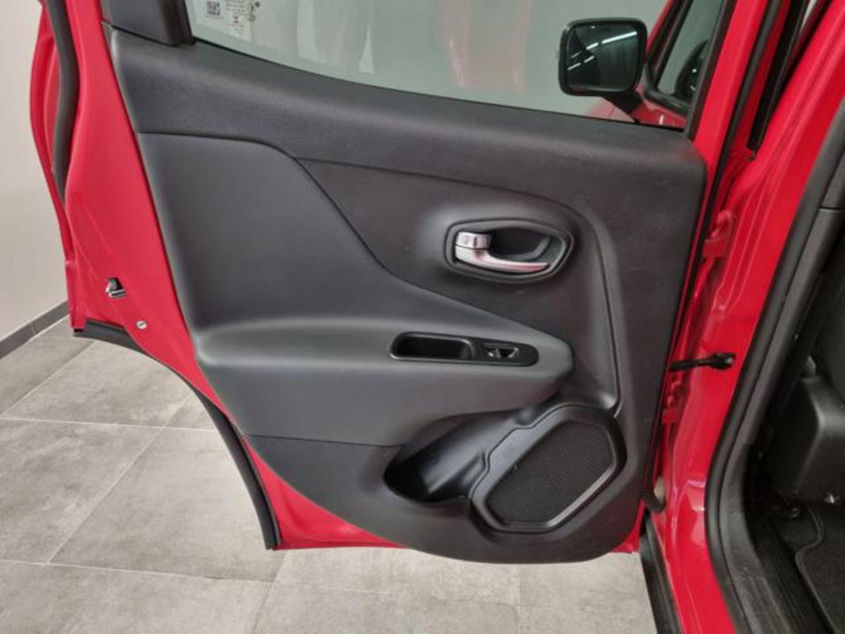 Jeep Renegade 1.5 Turbo T4 MHEV Limited (14)