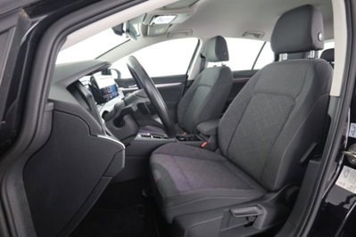 Volkswagen Golf Variant 1.0 eTSI EVO DSG Life (2)