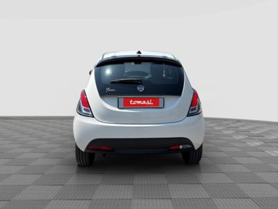 Lancia Ypsilon 1.0 FireFly 5 porte S&S Hybrid Ecochic Silver (4)