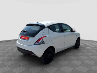 Lancia Ypsilon 1.0 FireFly 5 porte S&S Hybrid Ecochic Silver (5)