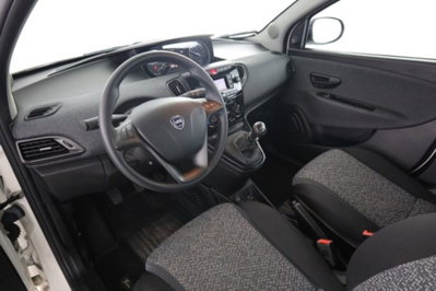 Lancia Ypsilon 1.0 FireFly 5 porte S&S Hybrid Silver Plus usata