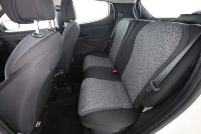 Lancia Ypsilon 1.0 FireFly 5 porte S&S Hybrid Silver Plus (3)