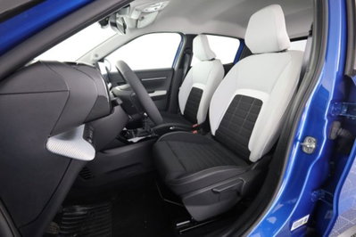 Citroen C3 1.2 puretech turbo Max 100cv s&s (2)