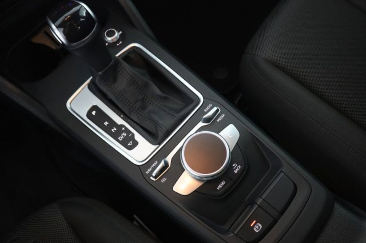 Audi Q2 Q2 30 TDI S tronic Business (13)