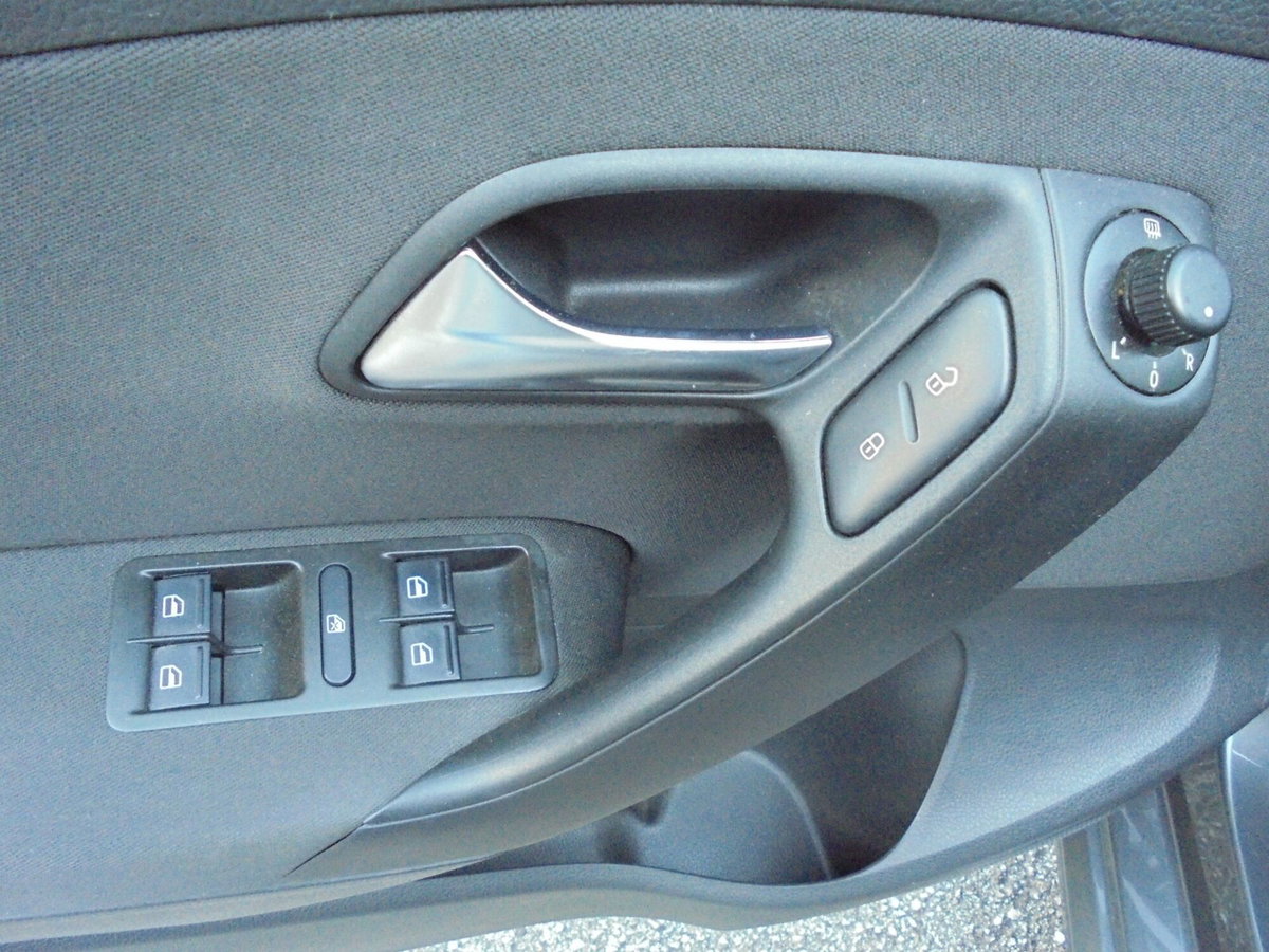 Volkswagen Polo 1.2 70 CV 5p. Comfortline (17)