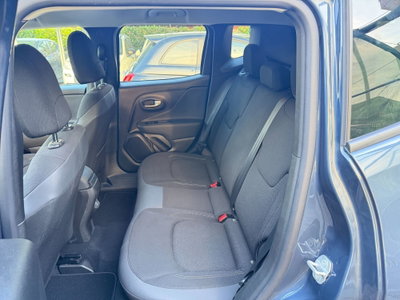 Jeep Renegade 1.3 T4 190CV PHEV 4xe AT6 Limited (9)
